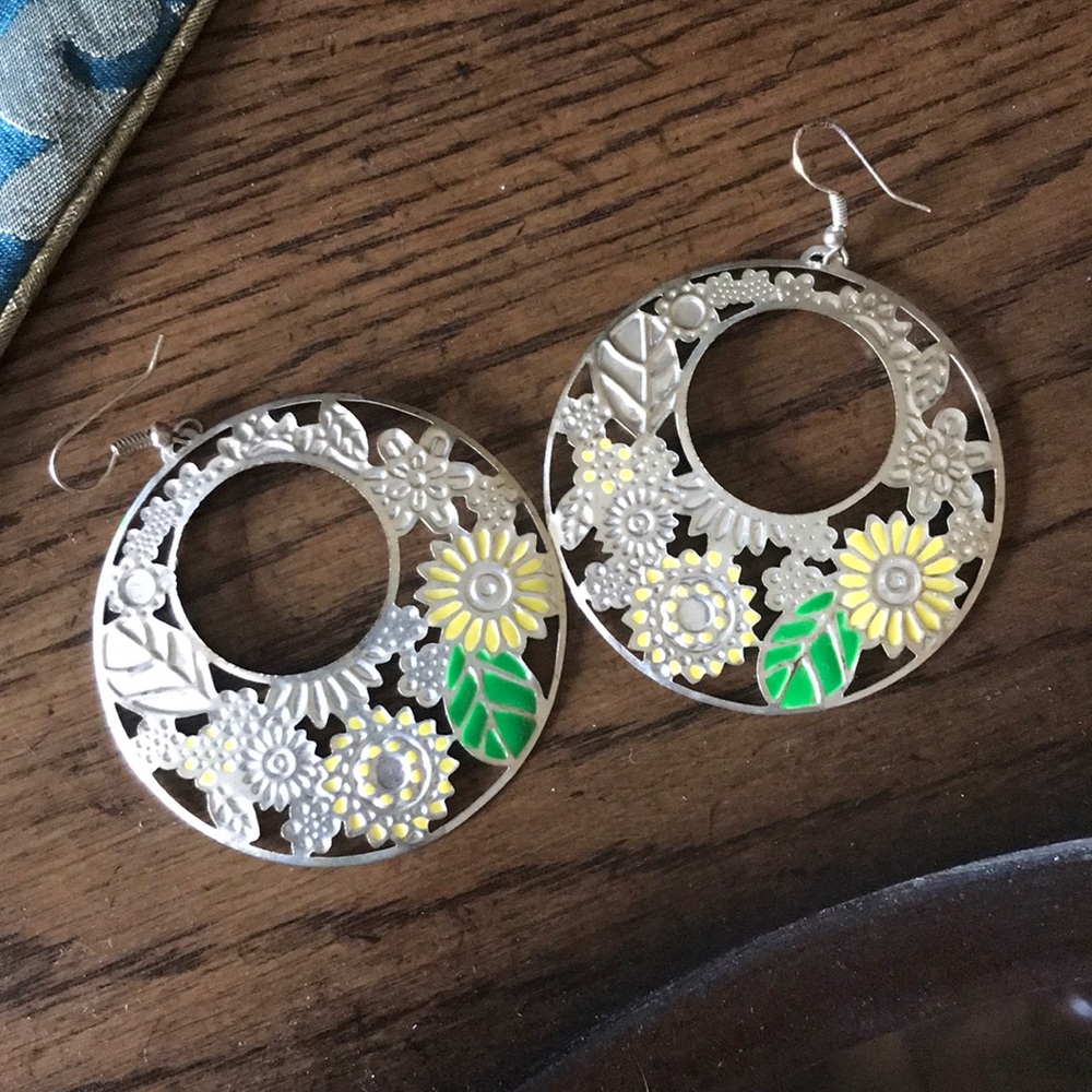 Metal earring